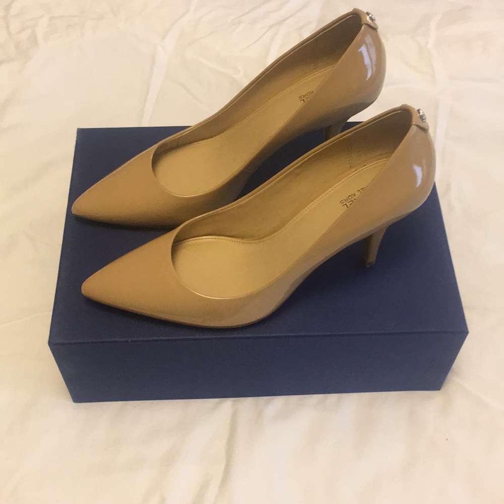 MICHAEL Michael Kors Pumps - Flex Mid Heel